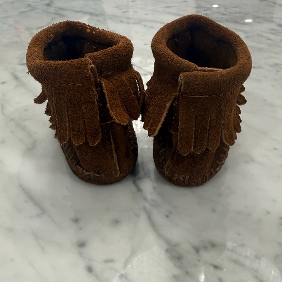EXCELLENT Authentic Minnetonka Suede Baby Moccasin Boots 6-12 Months - Picture 5 of 7